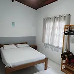 Praia Saco Da Ribeira, Ubatuba - Ao Lado Das Marinas E Trilhas Praia Flamengo E Sete Fontes